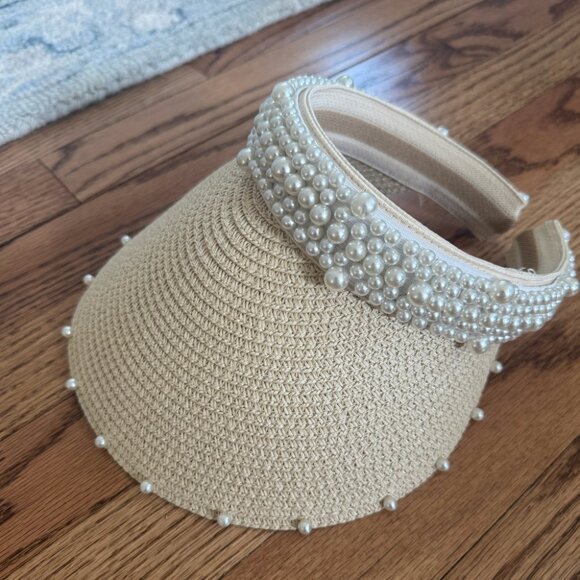 Straw and Pearl Beach Visor - Picture 1 of 2